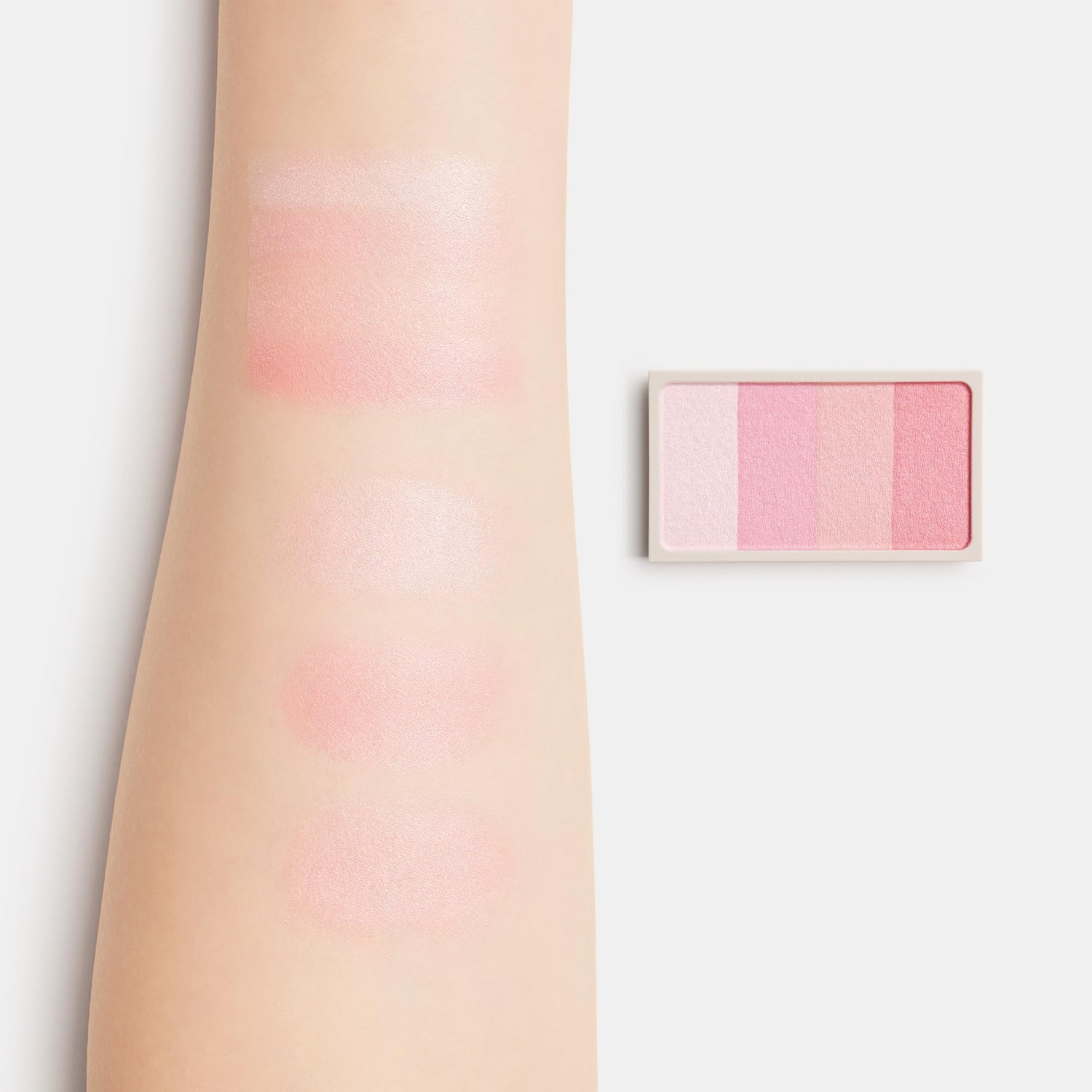 Mujirushiryouhin Cheek Color Rose Pink 4.7g for a Natural Flush