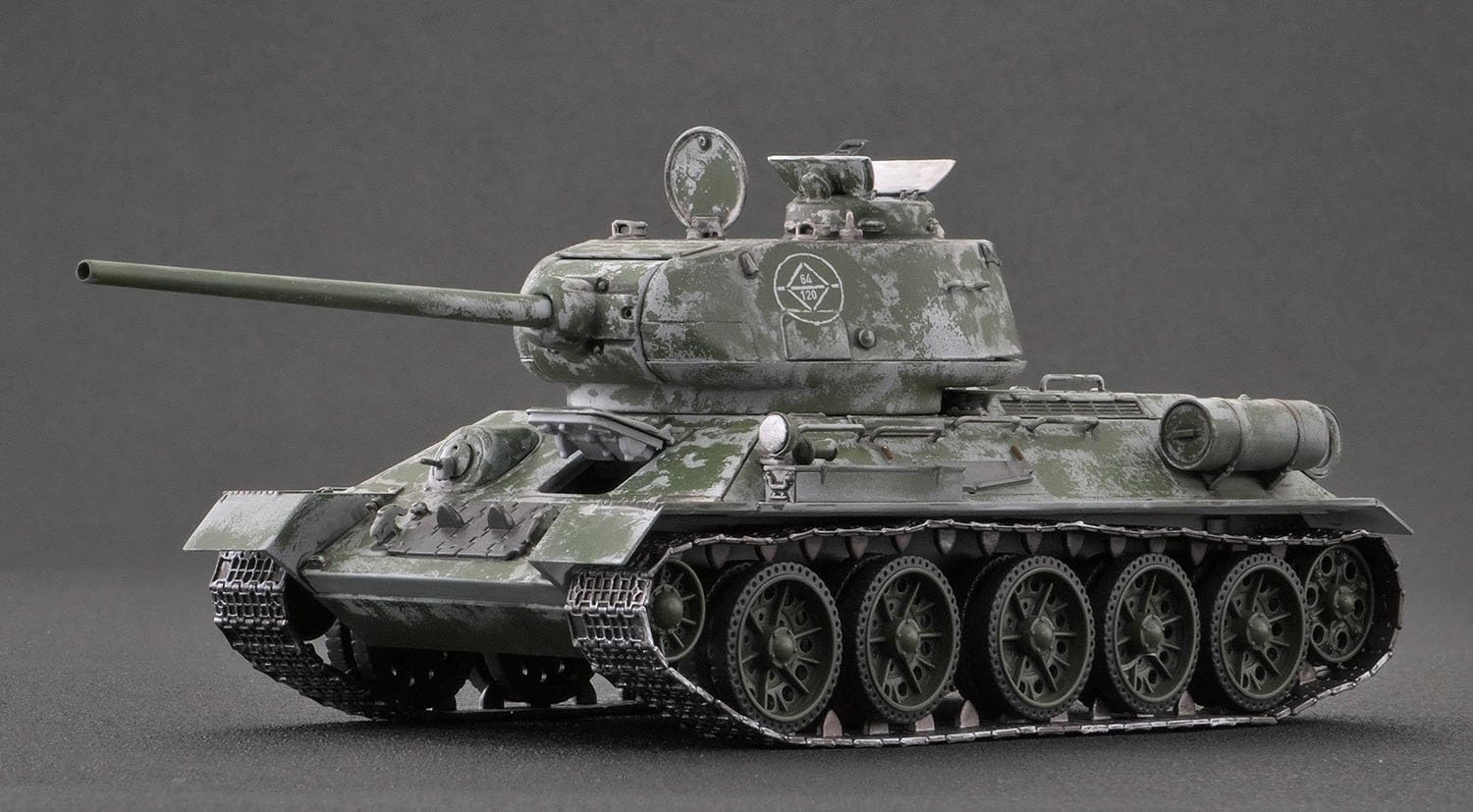 PLATZ 1/35 Scale Model Soviet T-34/85 Tank Kit