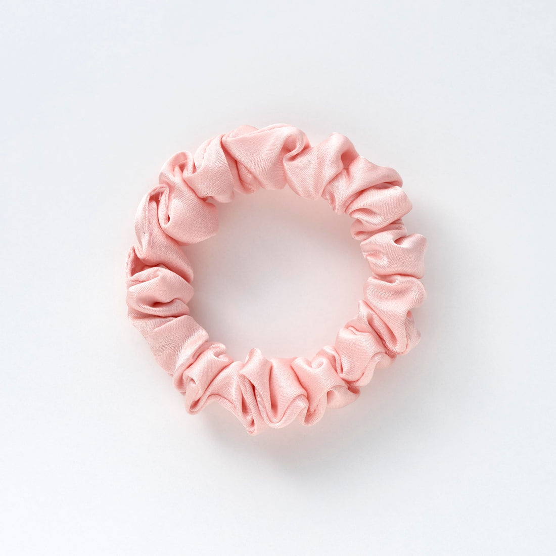 MAPEPE Silk Slim Scrunchie Shiny Pink