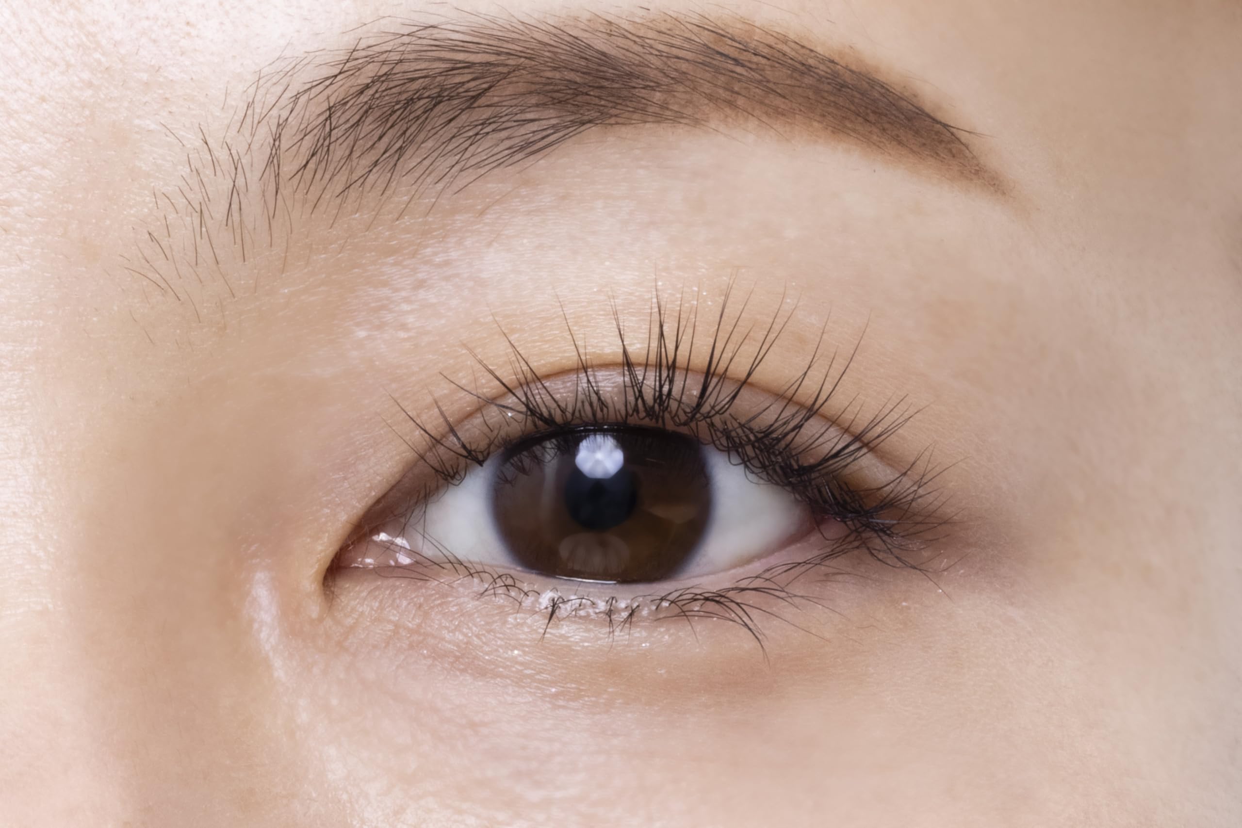 EMAKED Natural Black Mascara for Effortless Volume and Definition