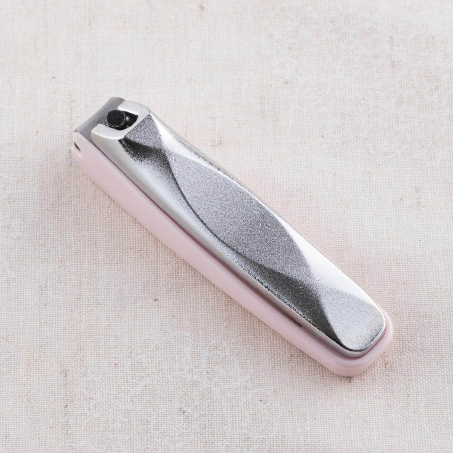 KAI Arch Nail Clipper with Curved Blade and Stopper Case Made in Japan