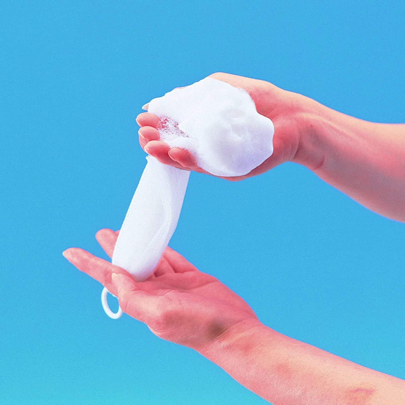 KOKUBO Mini Whipped Facial Cleansing Net with Wall Mount Ring 5x18x3.1cm