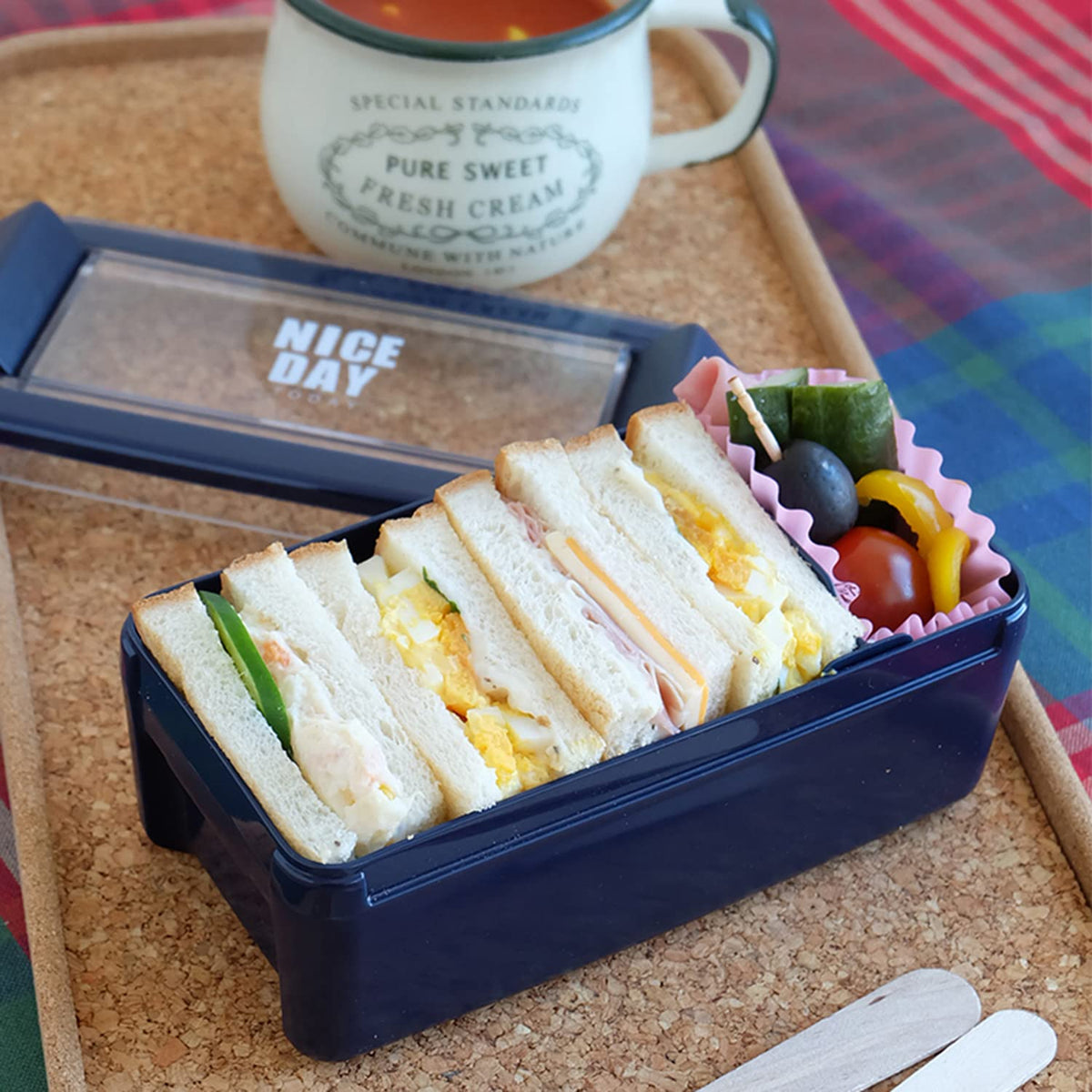 Lustroware Lunch Box 520ml Easy Care Microwave and Dishwasher Safe