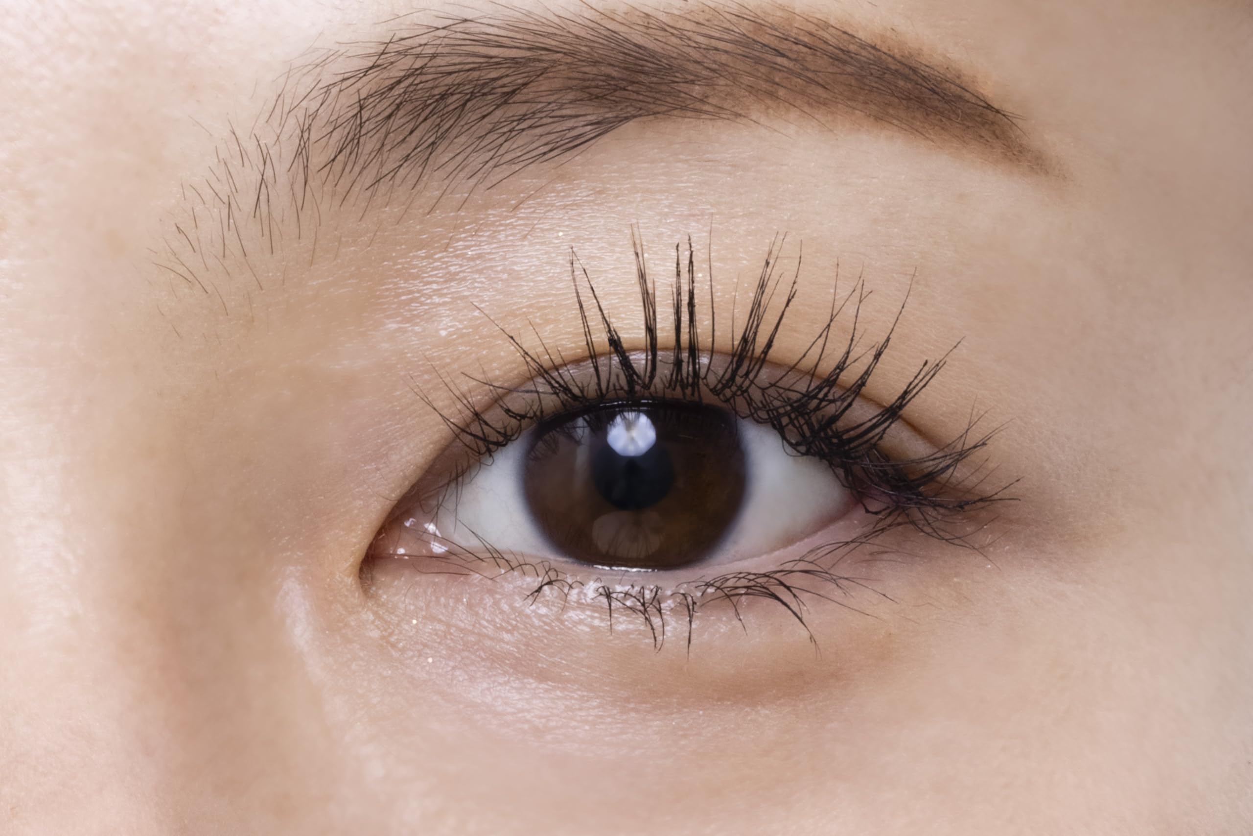 EMAKED Natural Black Mascara for Effortless Volume and Definition