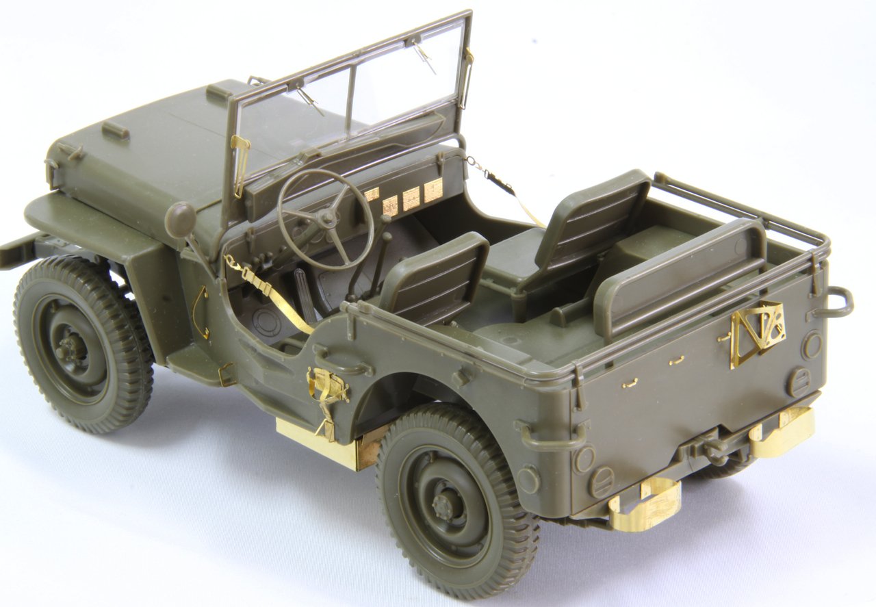 FineMolds 1/20 Scale Detail Parts Set for 1/4 Ton 4x4 Truck Model