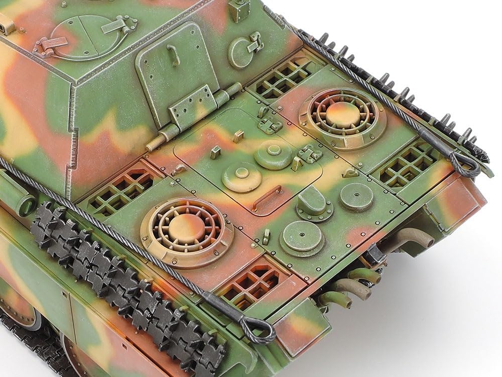 TAMIYA 1/35 Scale Model German Jagdpanther Late Production Kit