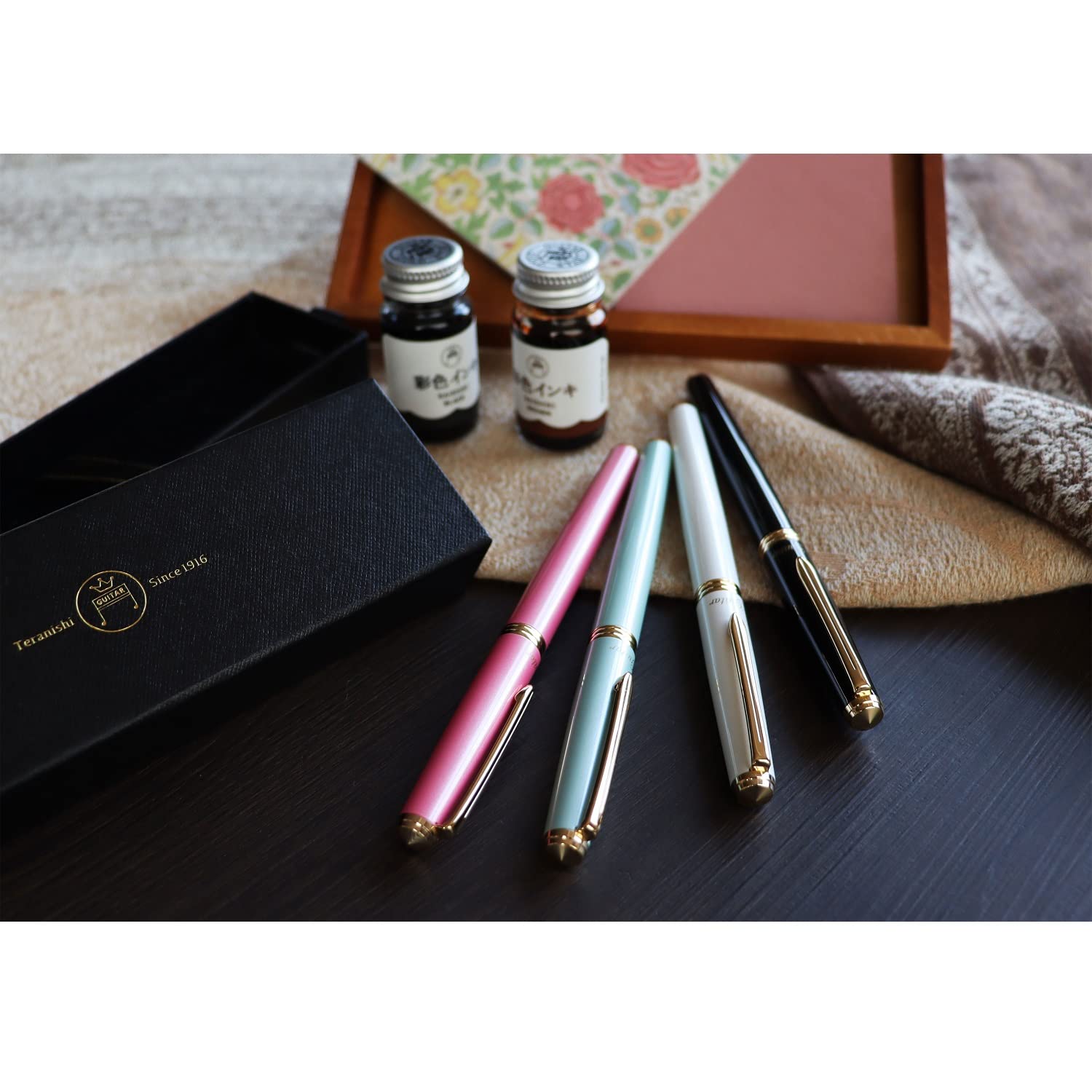Teranishi Chemical Industry Guitar Fountain Pen Brillante White