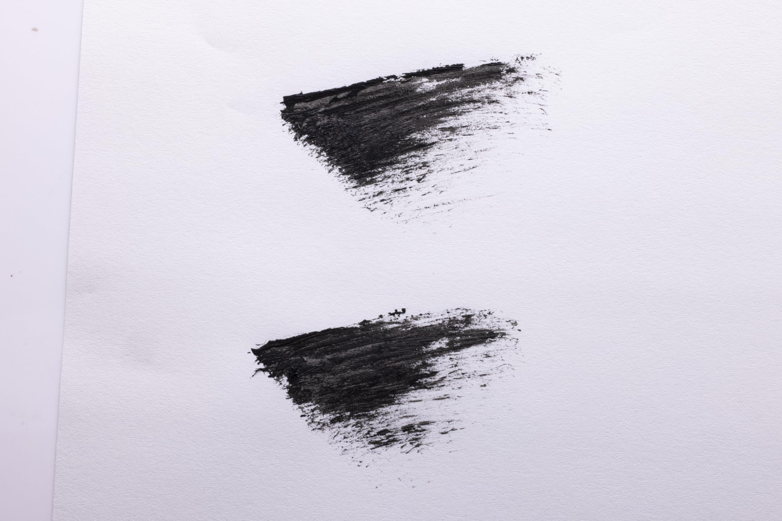 EMAKED Natural Black Mascara for Effortless Volume and Definition