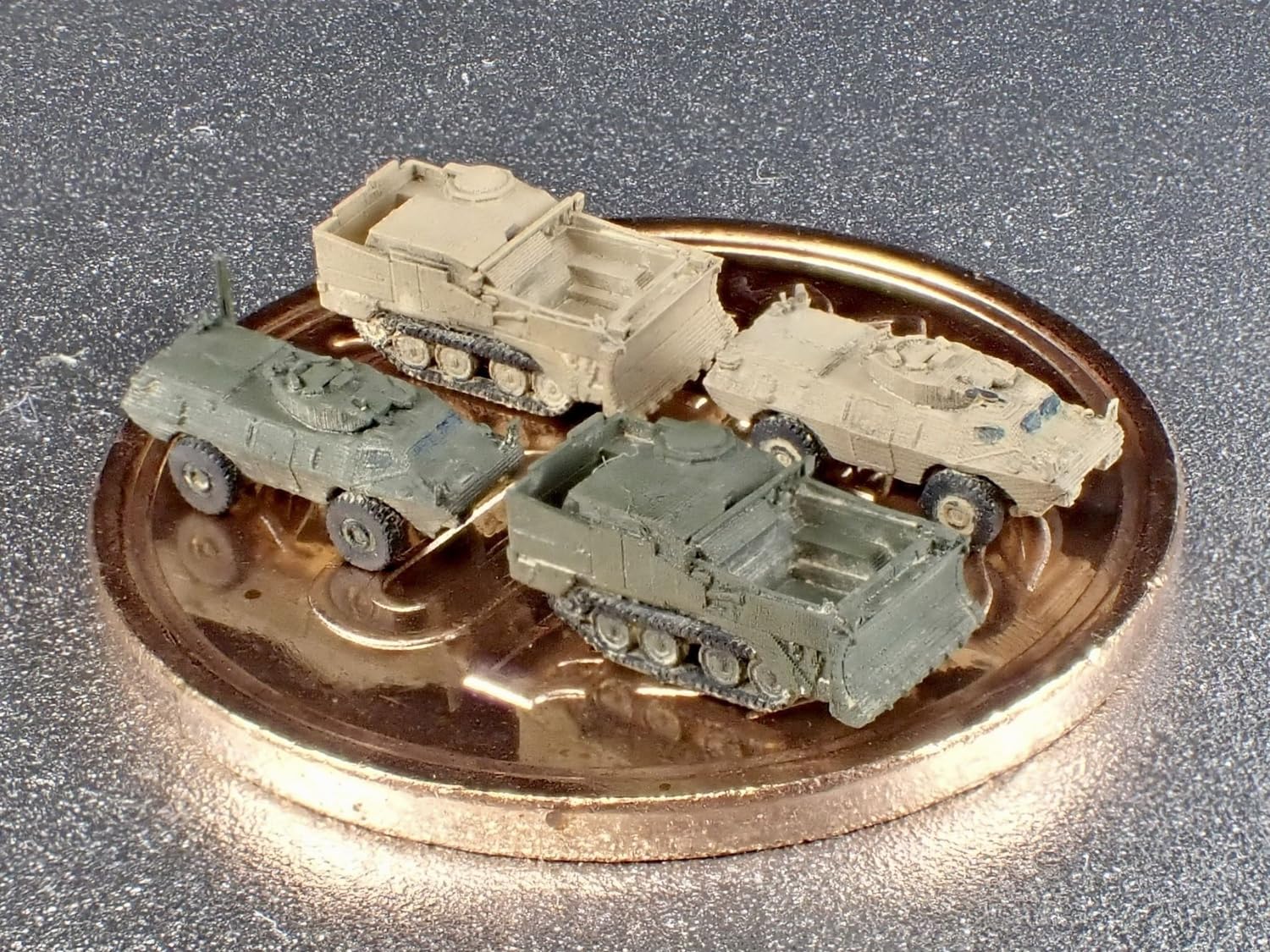 Fire Starter 1/700 Modern US M9 &amp; M1117 Military Vehicle Model Kit