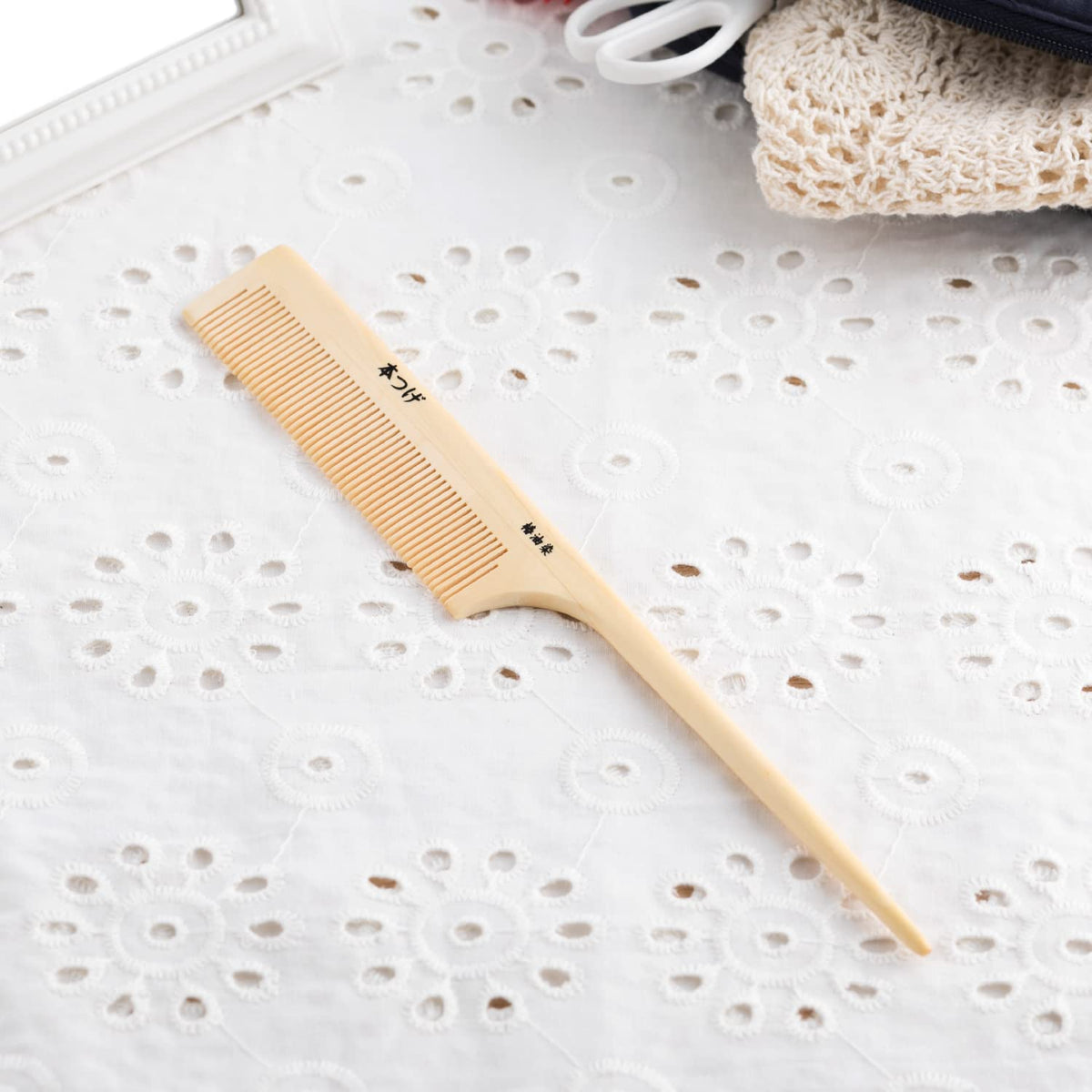 Kaijirushi Tuge Comb with Camellia Oil Infusion
