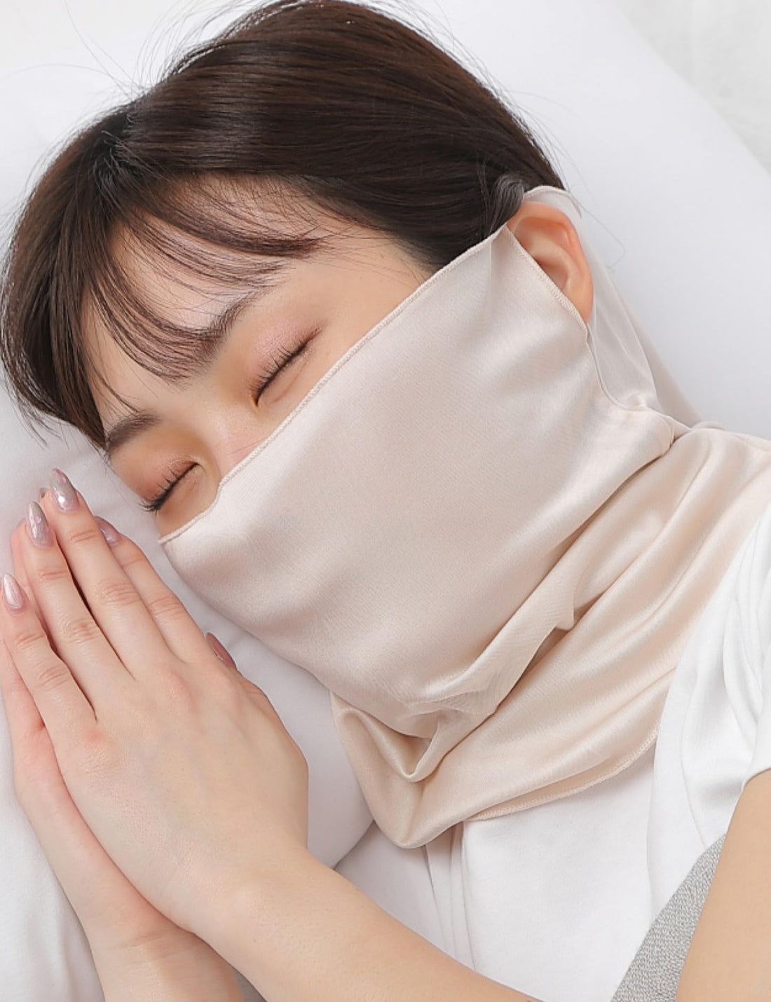 LI NOR Silk Sleep Mask for Hydration and Comfort