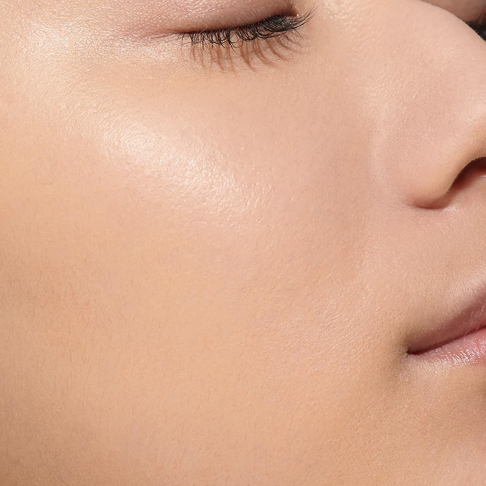 LUNASOL Clarity Flow Liquid OC04 Lightweight Foundation