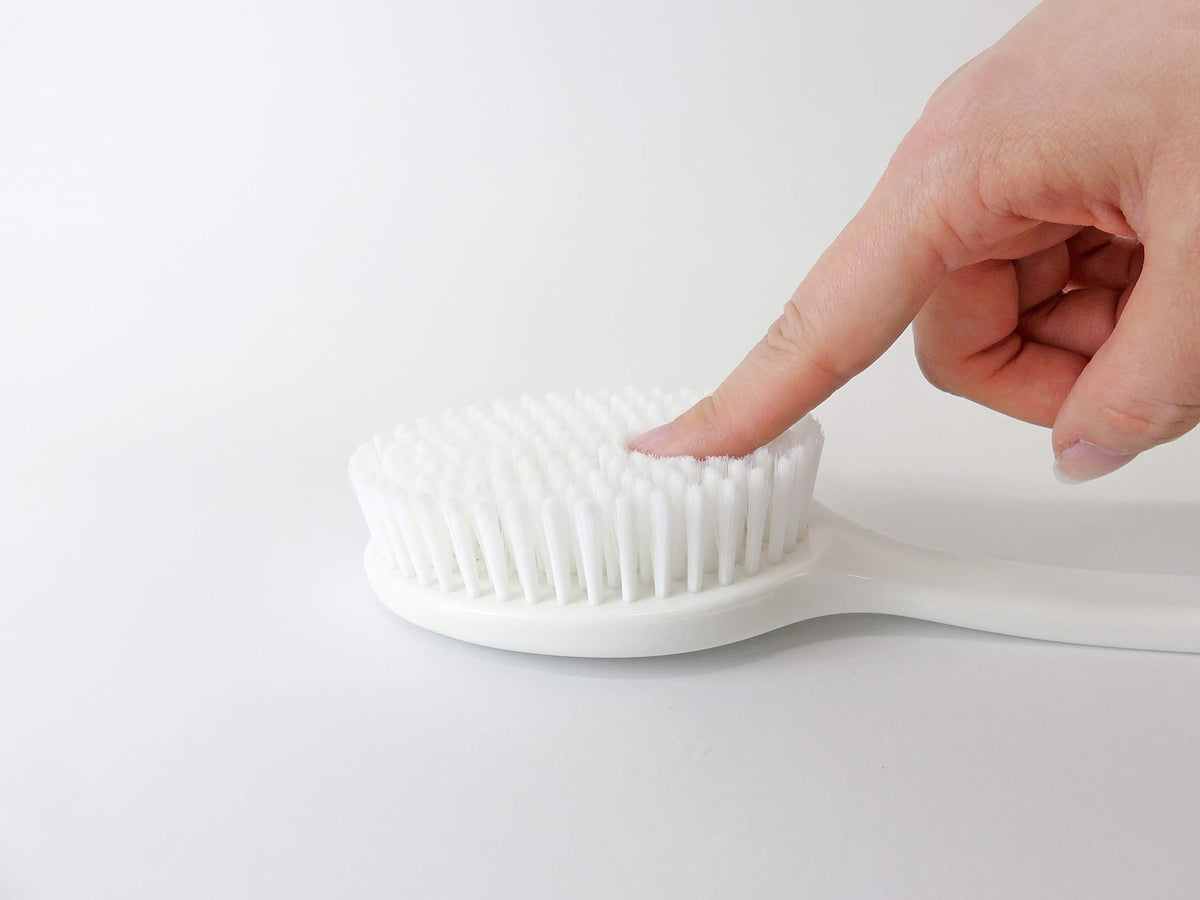 Touwasangyou Body Brush for Gentle Cleansing and Exfoliation