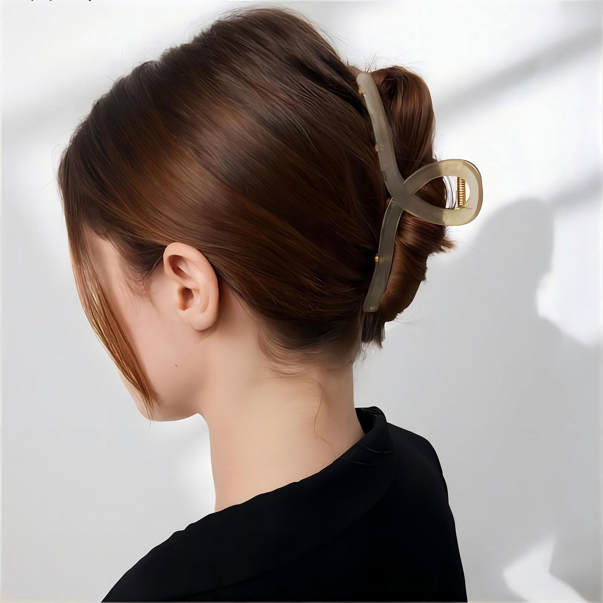 Vigetto Large Hair Clip for Thick Hair in Matte Brown