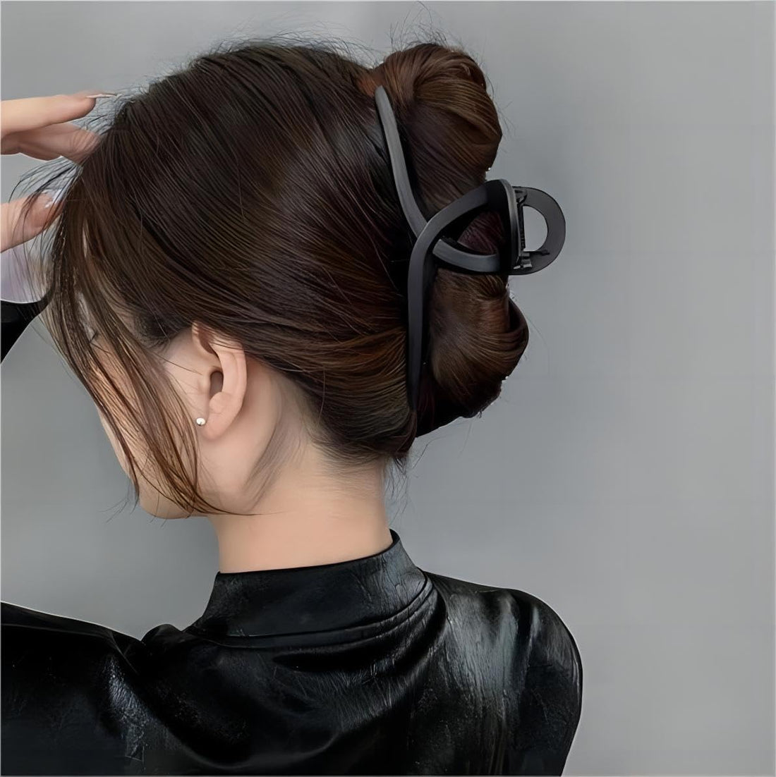 Vigetto Large Hair Clip for Thick Hair in Matte Black