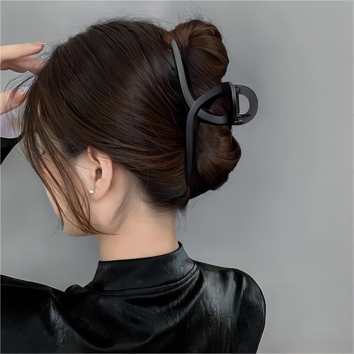 Vigetto Large Hair Clip for Thick Hair in Matte Black
